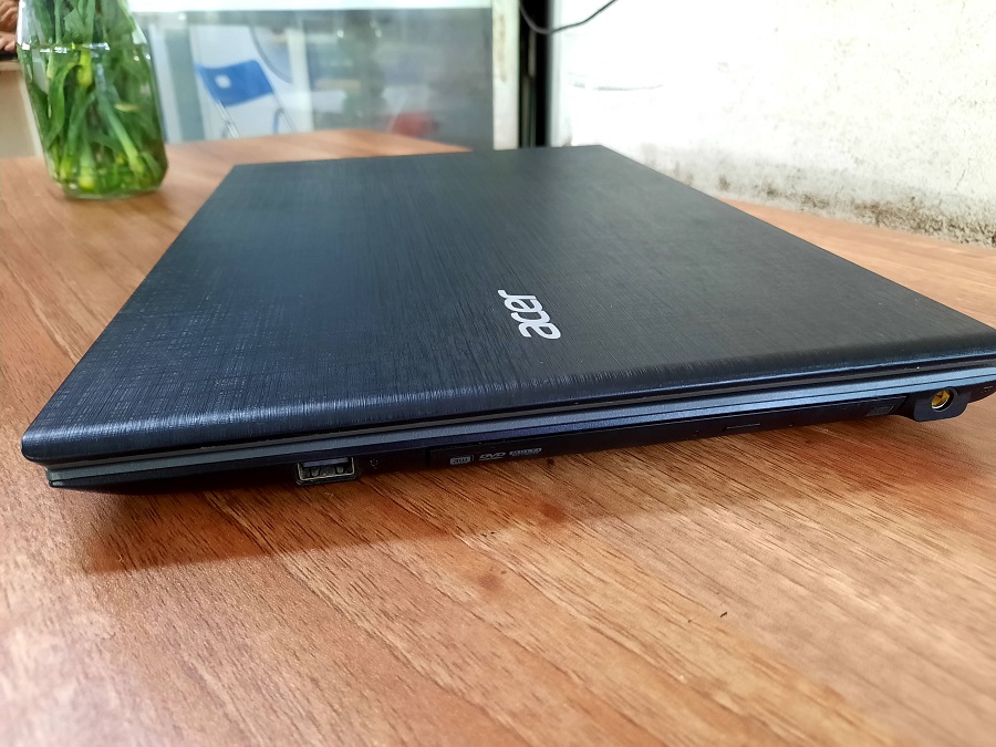 Laptop Acer Aspire E5 - 573G core i5